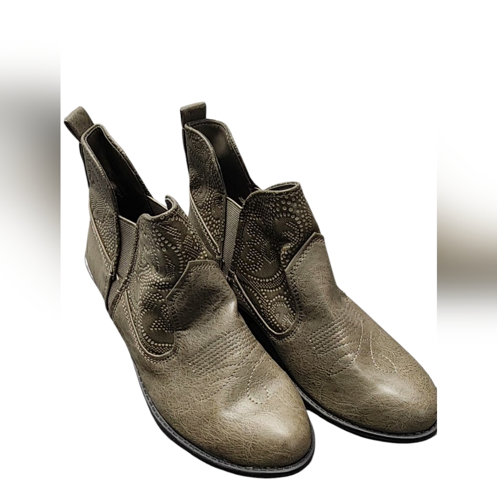 Women's Easy Street Tan Leather Ankle Boots
